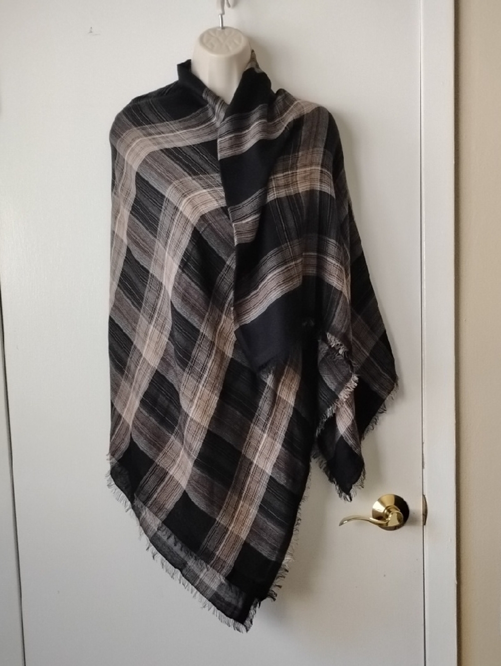 NWOT Cashmere Silk Tissue Weight Fringed Shawl Wrap Scarf 54x57 Black Tan Plaid